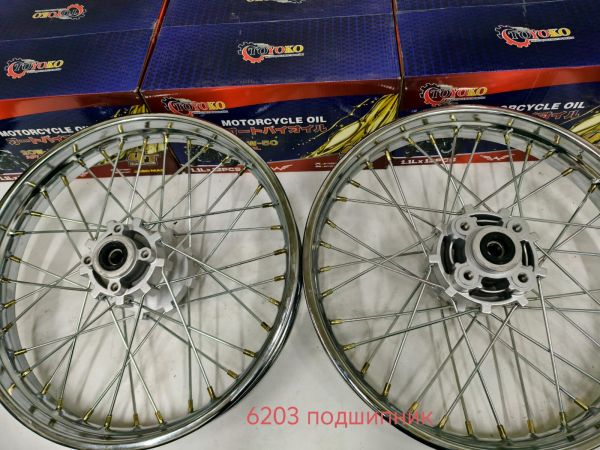 Спицы задний диск 2,15*18 для Эндуро  подшипник 6203