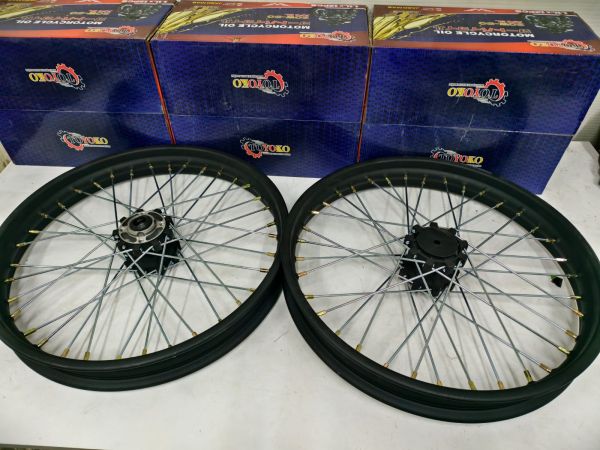 Диск Чёрный спицы передний 19*1,85 для  эндуро DB кросс подшипник 6201