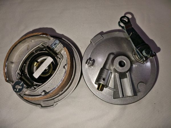 Крышка тормозной передний WY 14-17