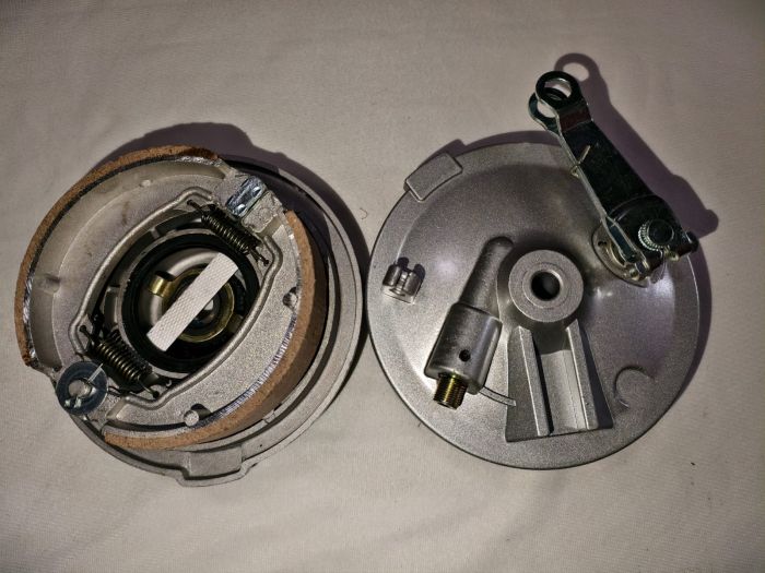 Крышка тормозной передний WY 14-17