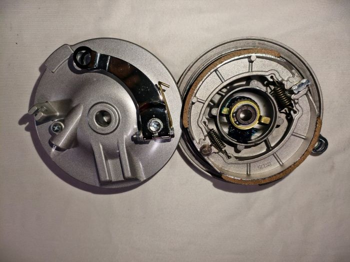 Крышка тормозной передний WY 17-19